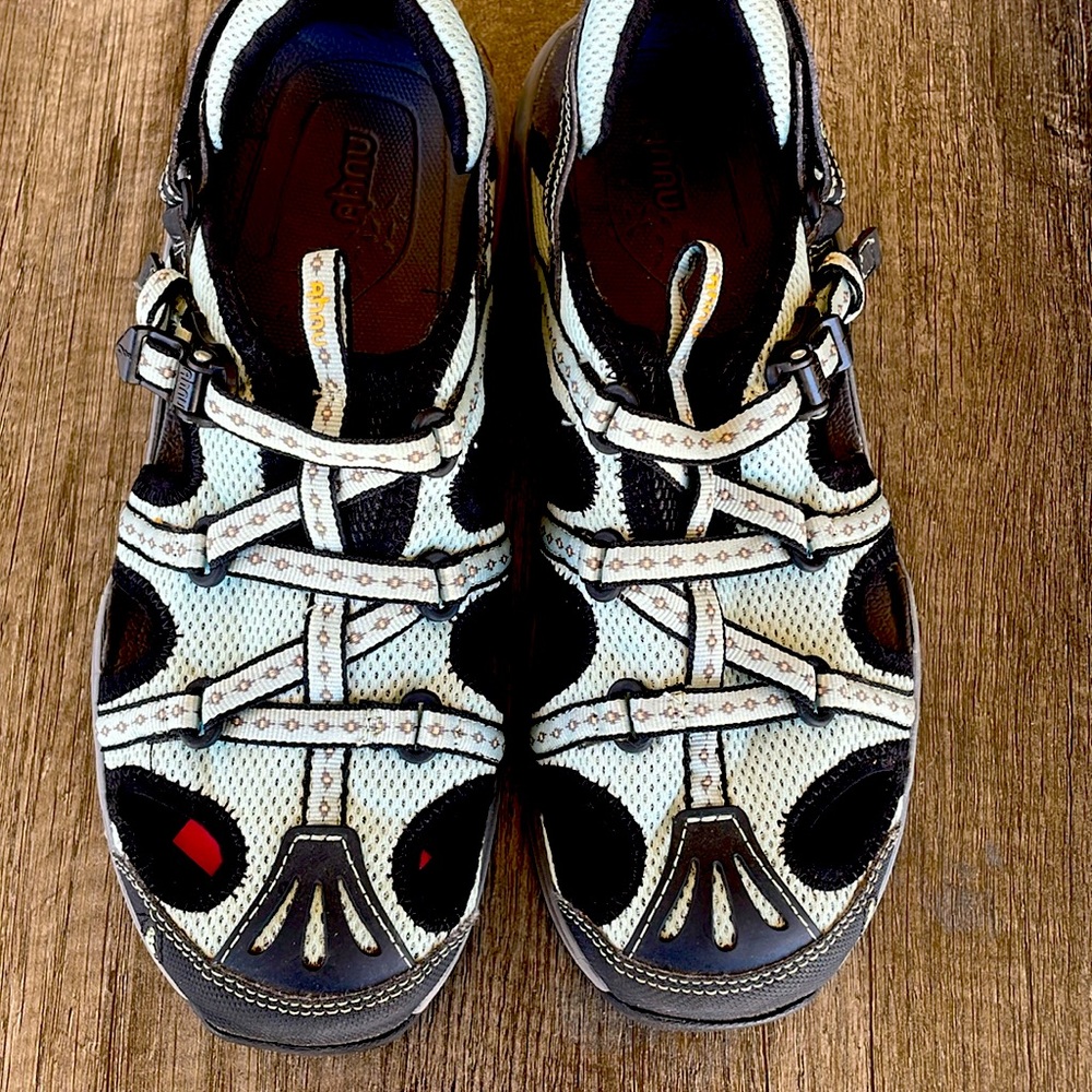 AHNU Women's Sandals 9 Hiking Outdoor Water Strappy OO